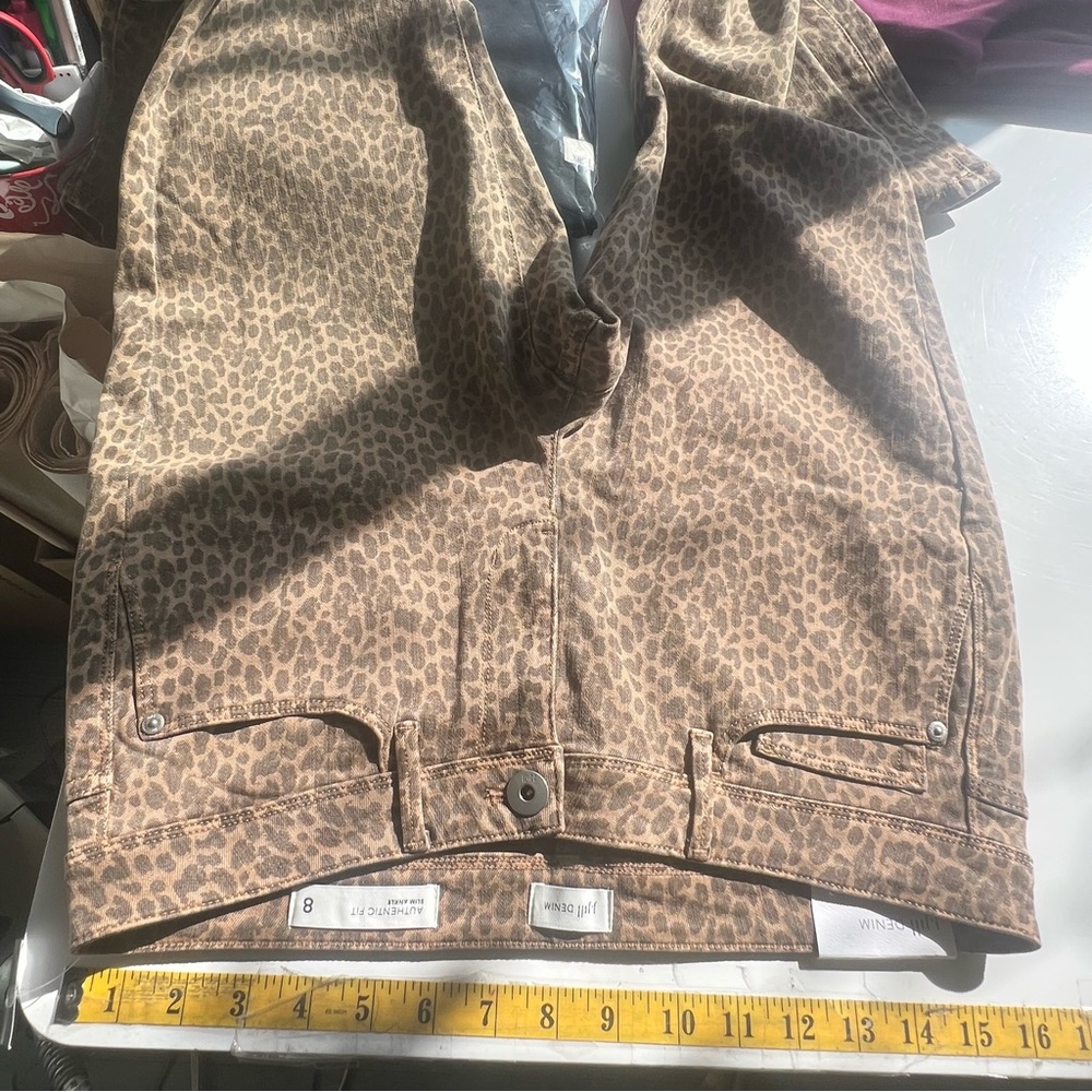 J.Jill Authentic Fit Slim-Leg Jeans Classic Cheetah Print Size 8 NWT - Picture 16 of 16